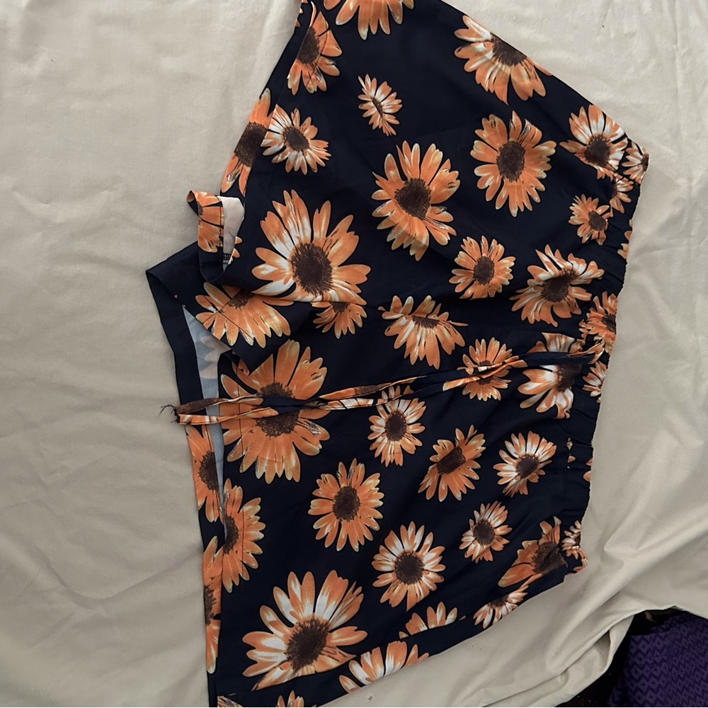 Shorts - Picture 5 of 5